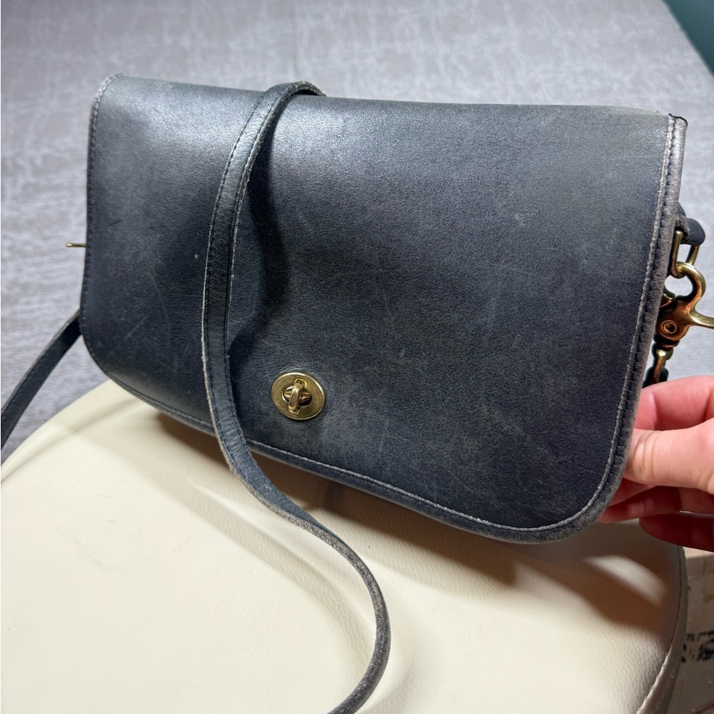 Vintage 70s Rare Coach Penny Pocket Clasp Front Crossbody Leather Purse Bag Y2k